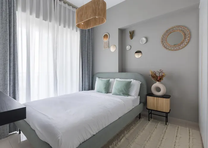 Quiet 1Br With River View