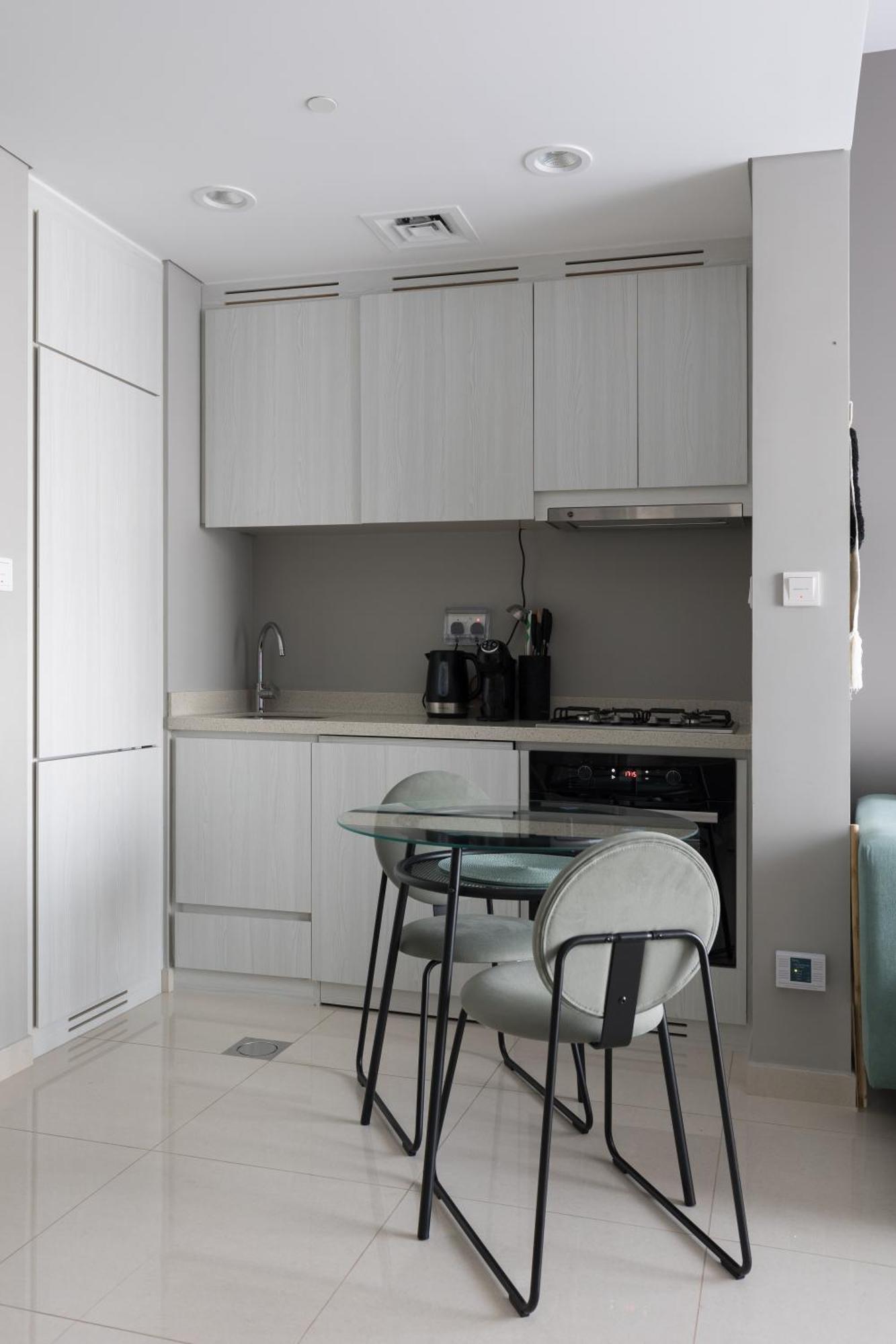 Quiet 1br With River View