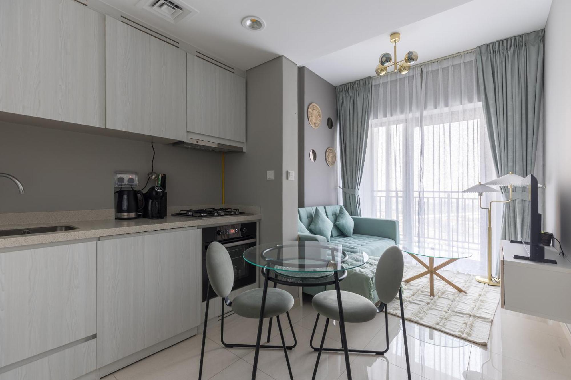 Quiet 1br With River View Apartment Dubai
